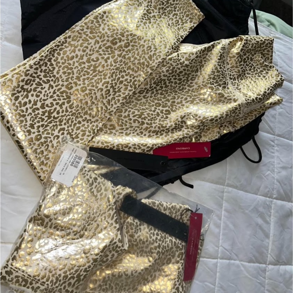 Carbon 38 Gold Leopard Print Leggings